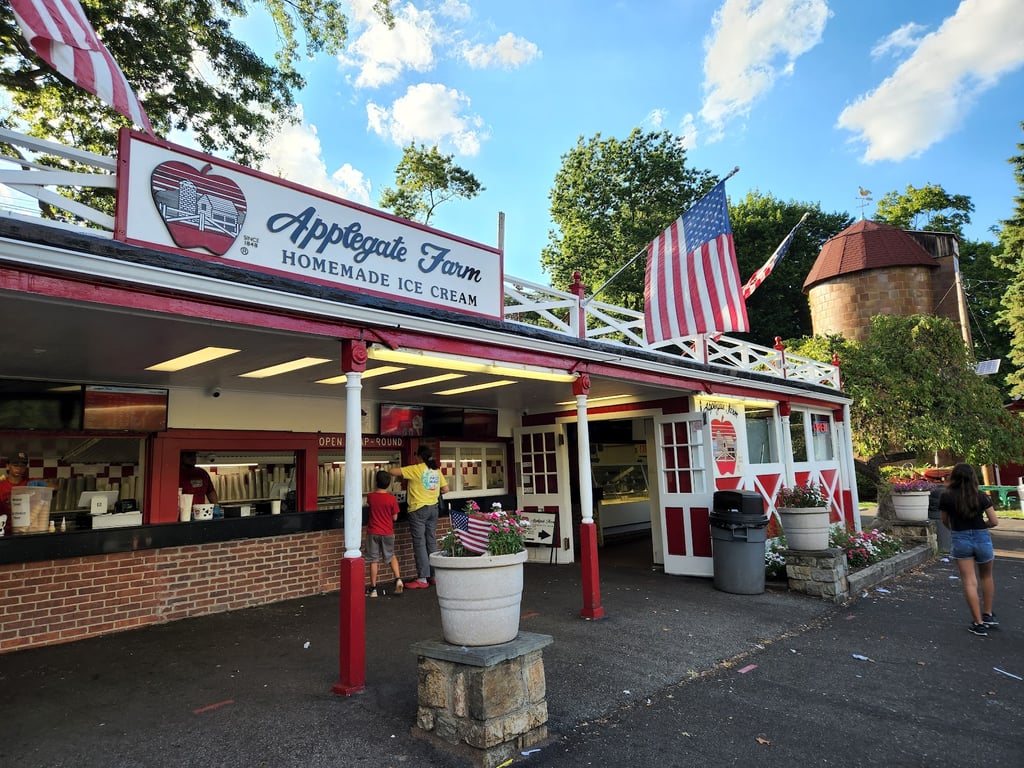 Applegate Farm