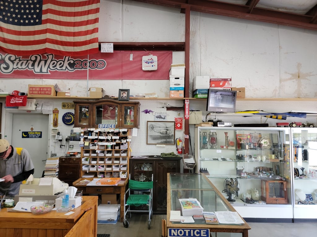 Photo of Yellow Moon Antique Mall