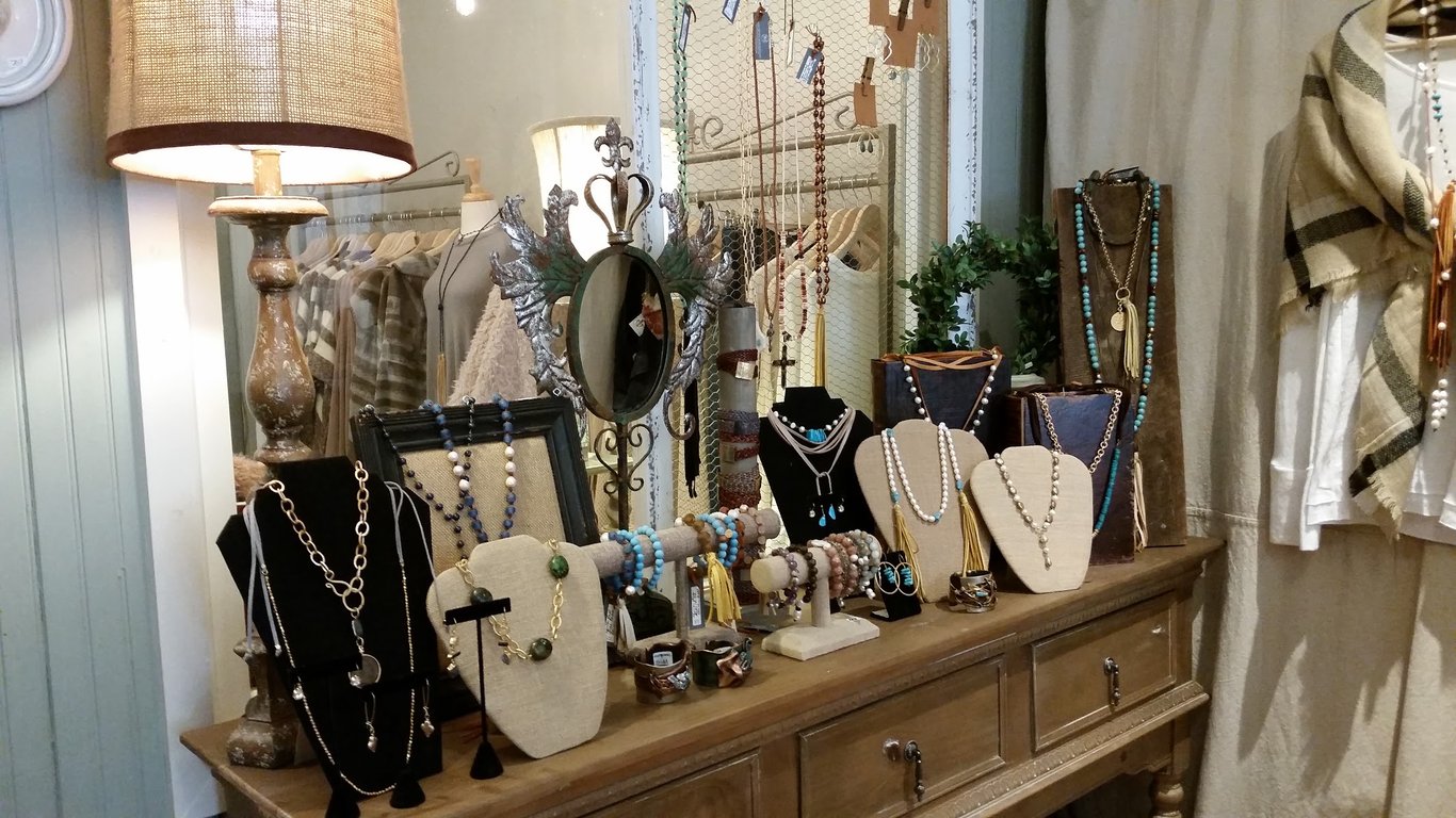 Photo of Vintage Jolie – a collection of pretty things