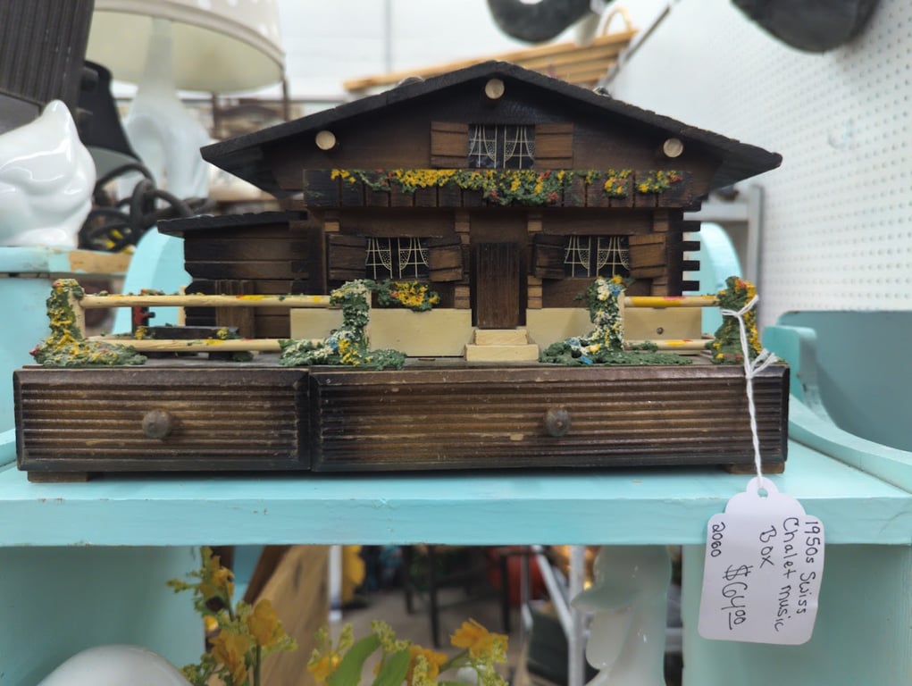 Photo of Angry Mama’s Antiques & Interiors