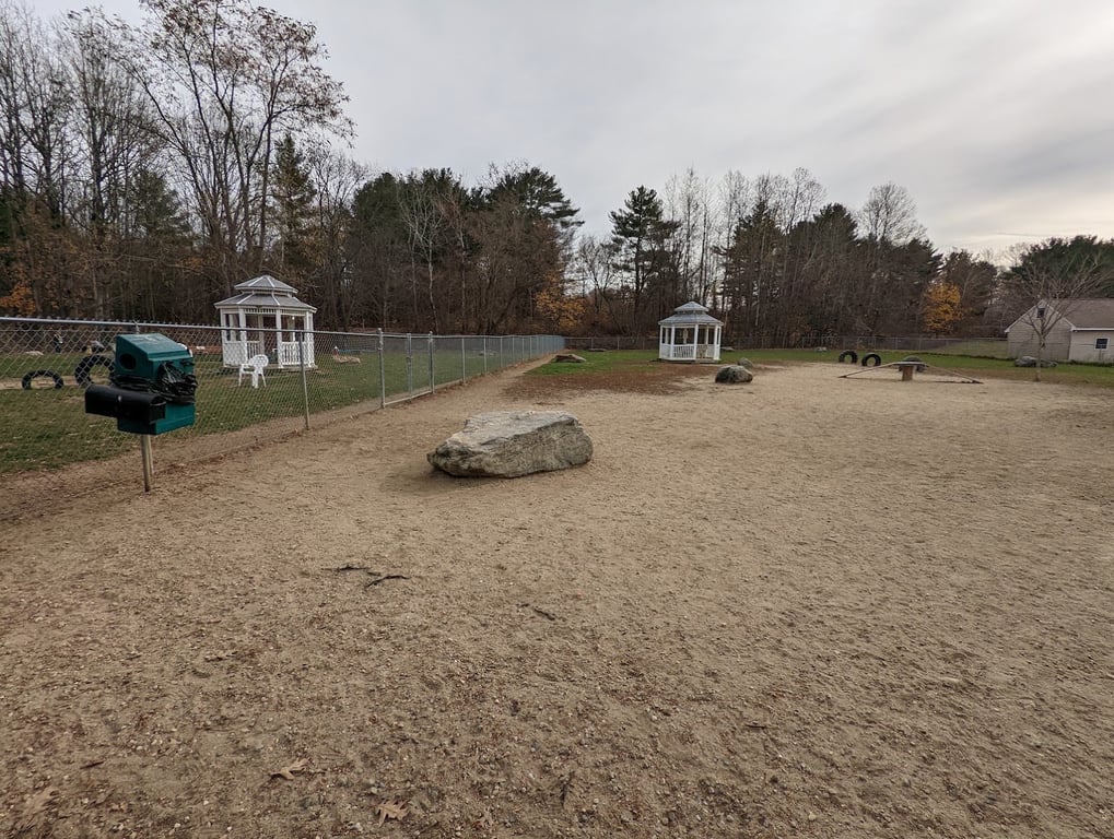 Robin’s Garden & Dog Park