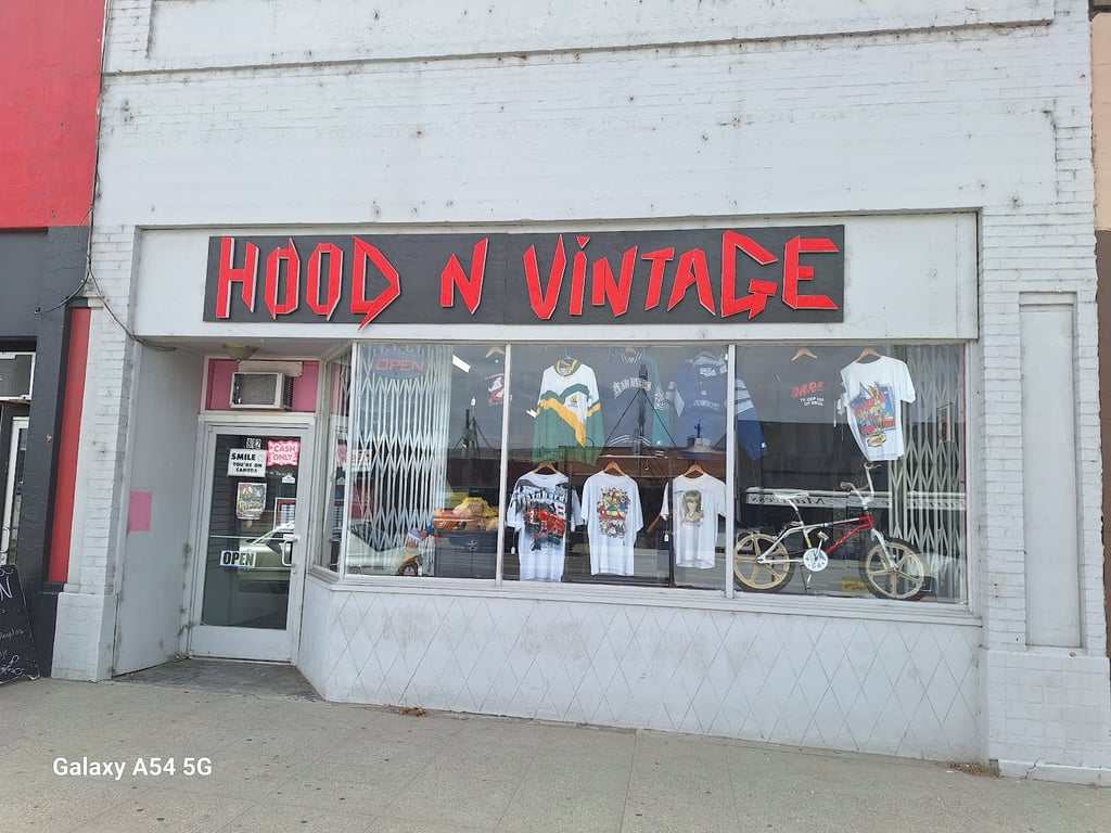 Hood N Vintage Store