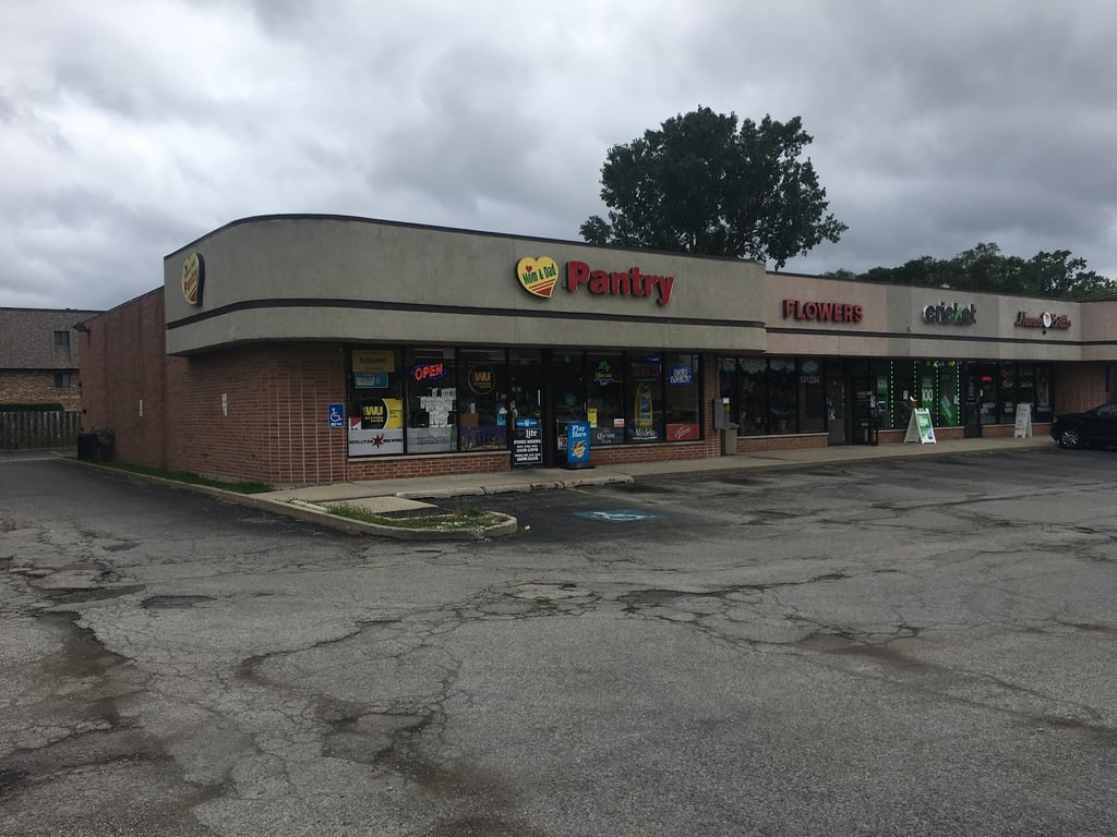 MOM DAD PANTRY