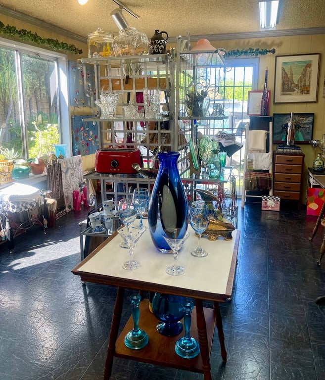 CAMARILLO VINTAGE AND ANTIQUE SHOP