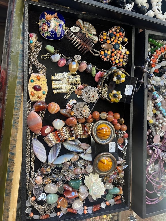 Hodgson’s Antiques