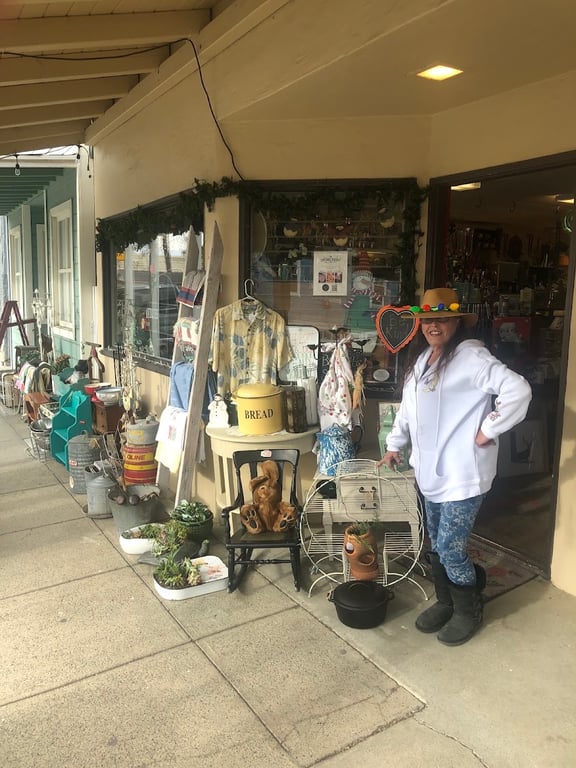 Vintage Rose Antiques and Collectibles