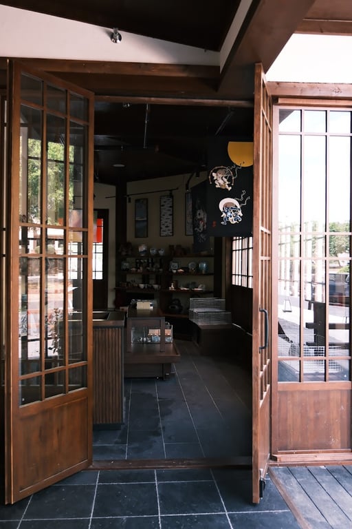 Photo of Japanese Vintage Shop 和の器