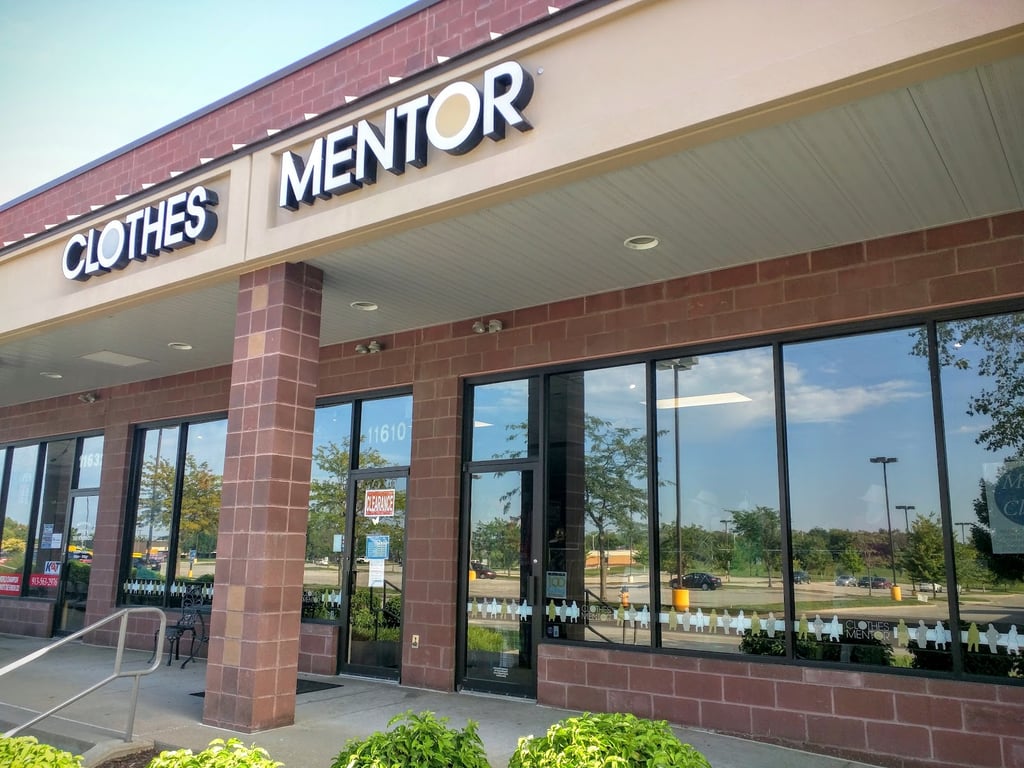 Clothes Mentor Overland Park, KS