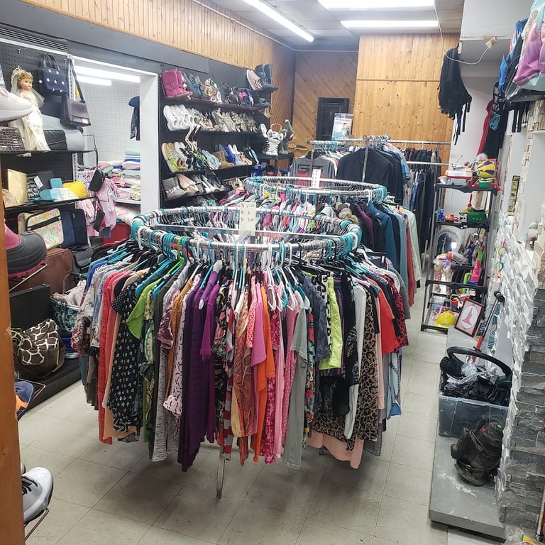Ta’s thrift store