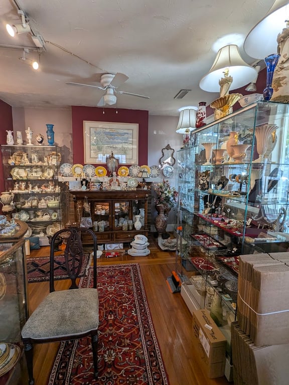 Bon Vivant Antiques & Period Furnishings
