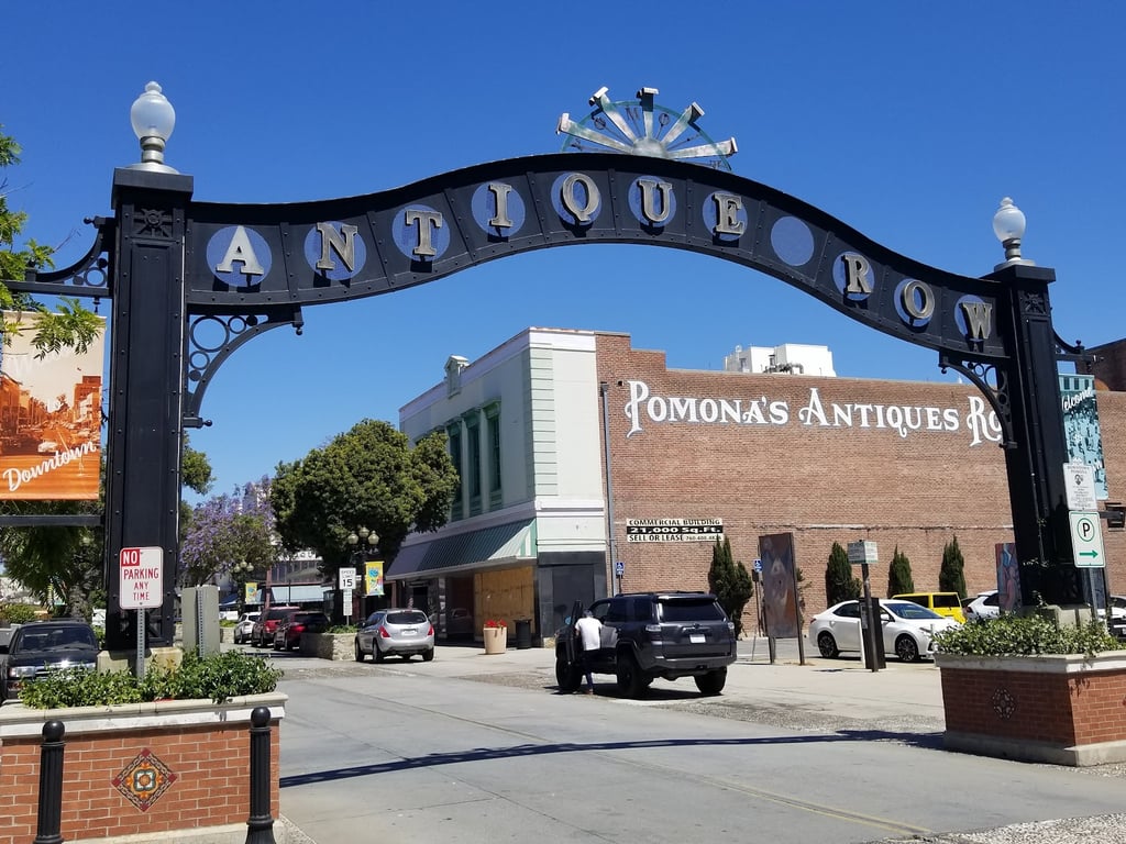 Photo of Pomona Antique Row