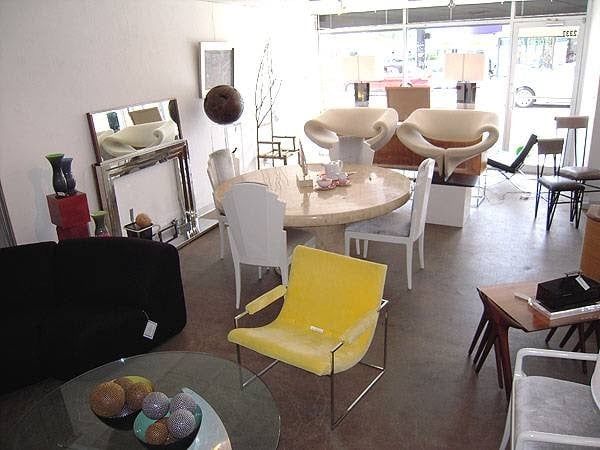 Space Modern – A Mid Century Modern Gallery