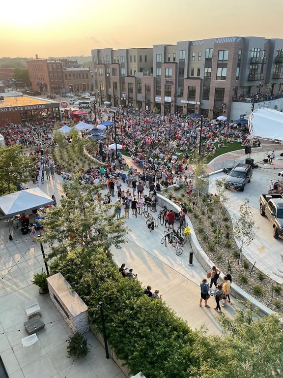 River Place Plaza