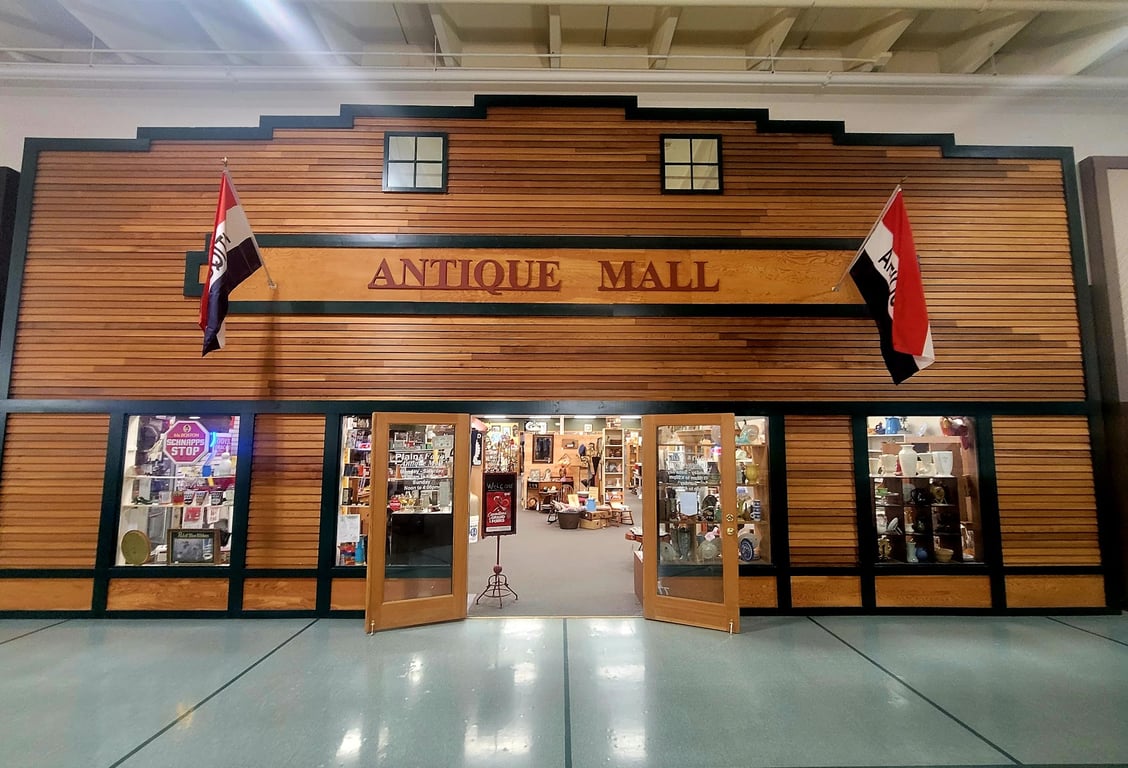 Plain & Fancy Antique Mall