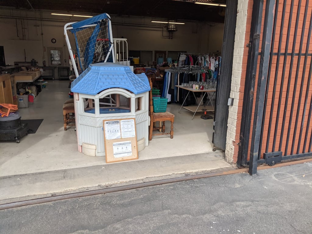 The East L.A. Auction Company