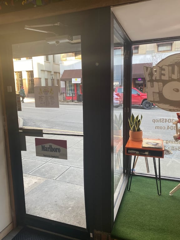 Gallery 304 Vintage Shop