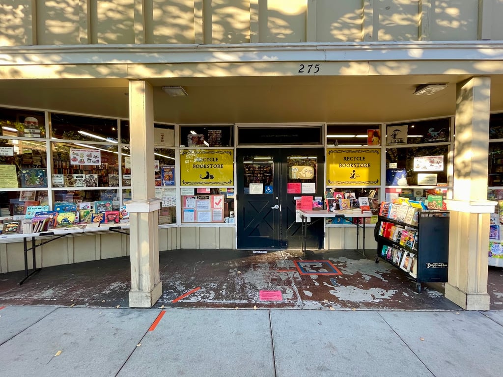 Photo of Recycle Bookstore West