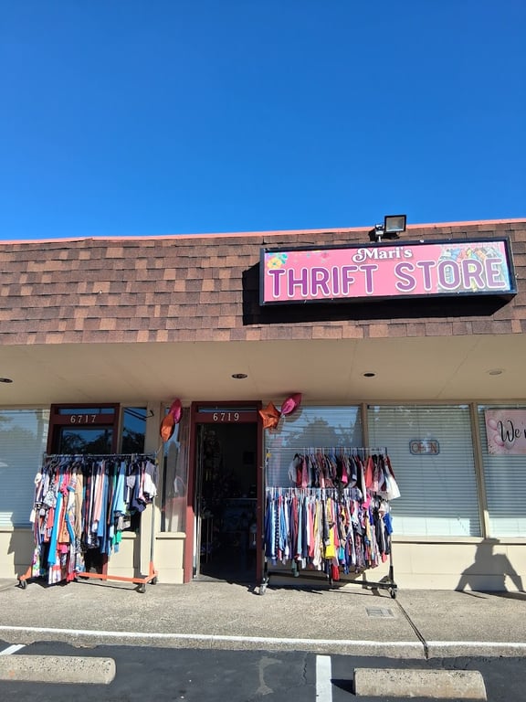 Mari’s Thrift store