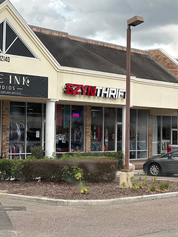 Szyn Thrift + Vintage Orlando