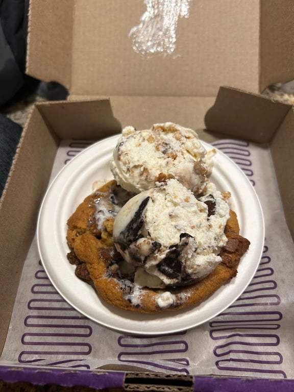 Insomnia Cookies