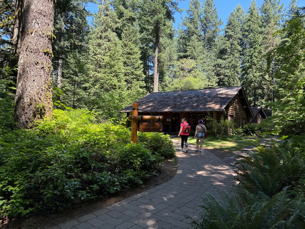 Pet Exercise Area – Silver Falls SP – South Falls Day Use Area