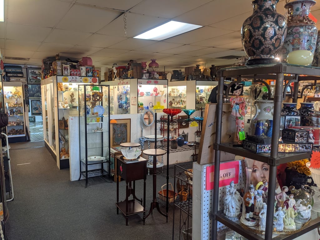 Photo of Ola’s Antiques & Collectibles