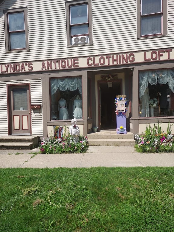 Lynda’s Antique Clothing Loft