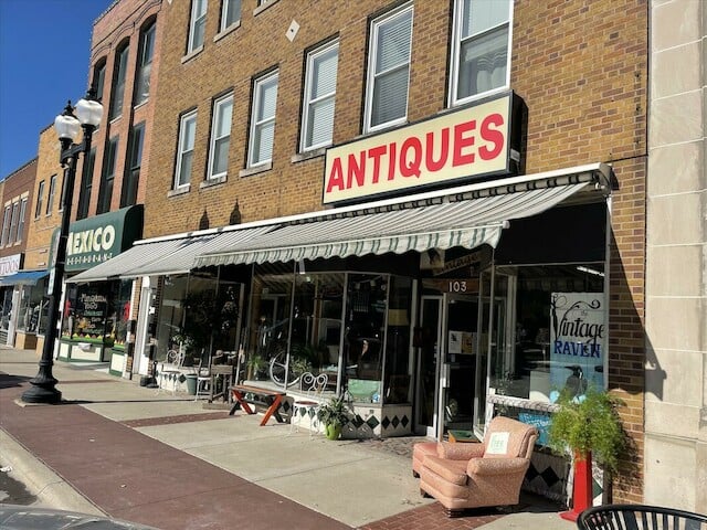 The Vintage Raven on Jefferson Street