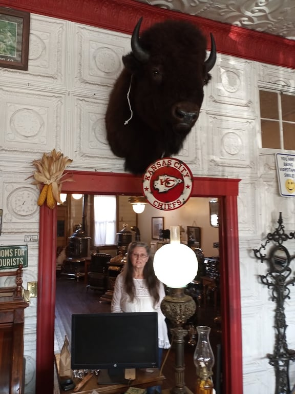 Mill Creek Antiques