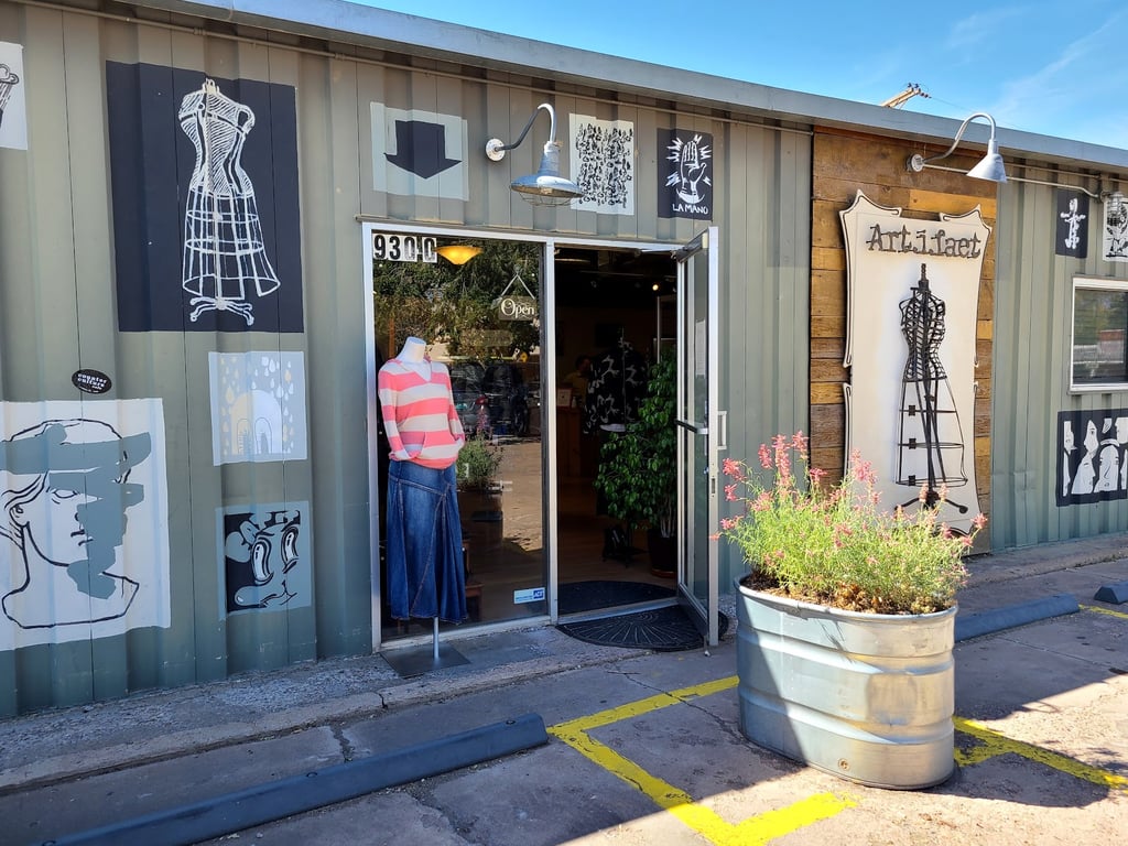 Art.i.fact Consignment Boutique