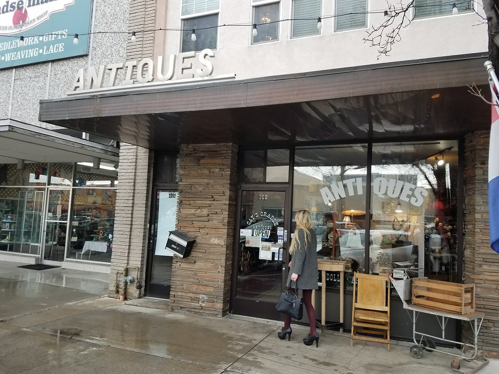 Cats Cradle Antiques & Art