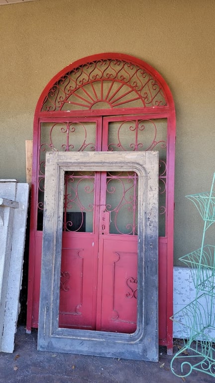 Southern Antiques and Accents