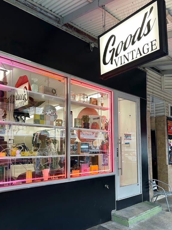 Good’s Vintage: Clothing & Accessories