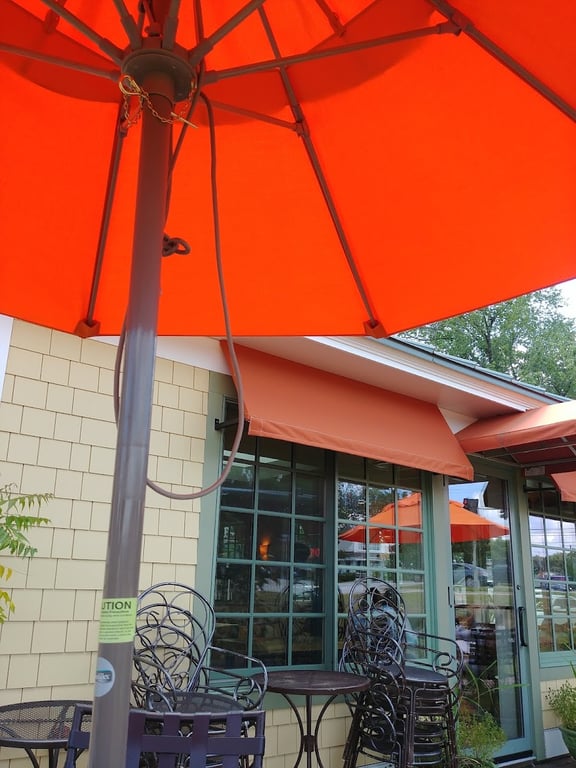 Earth’s Harvest Kitchen & Juicery