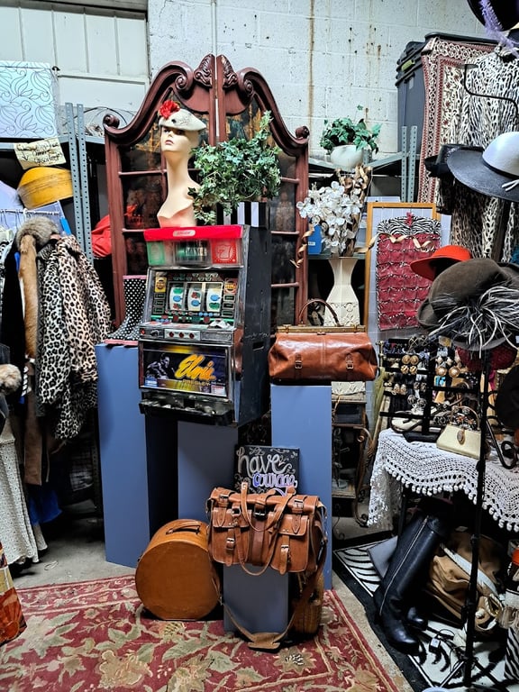 Vintage Clothing Warehouse NJ LLC