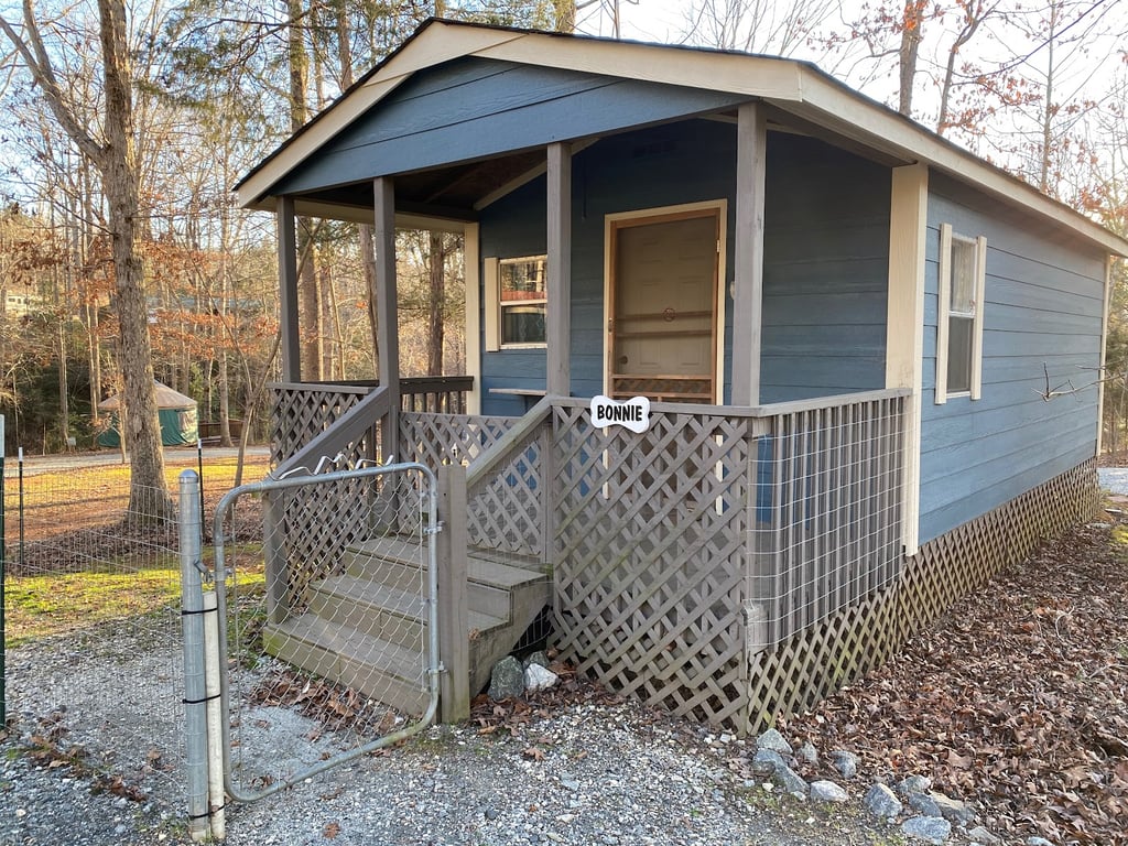 Four Paws Kingdom Campground & Dog Retreat