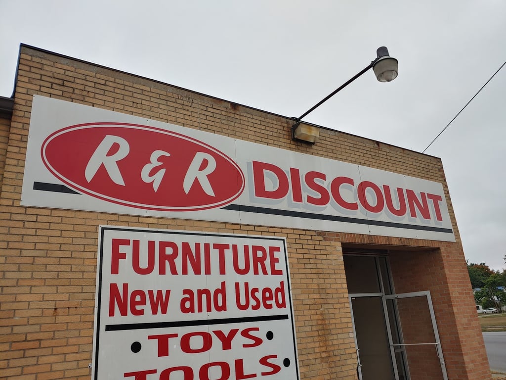 R & R Discount