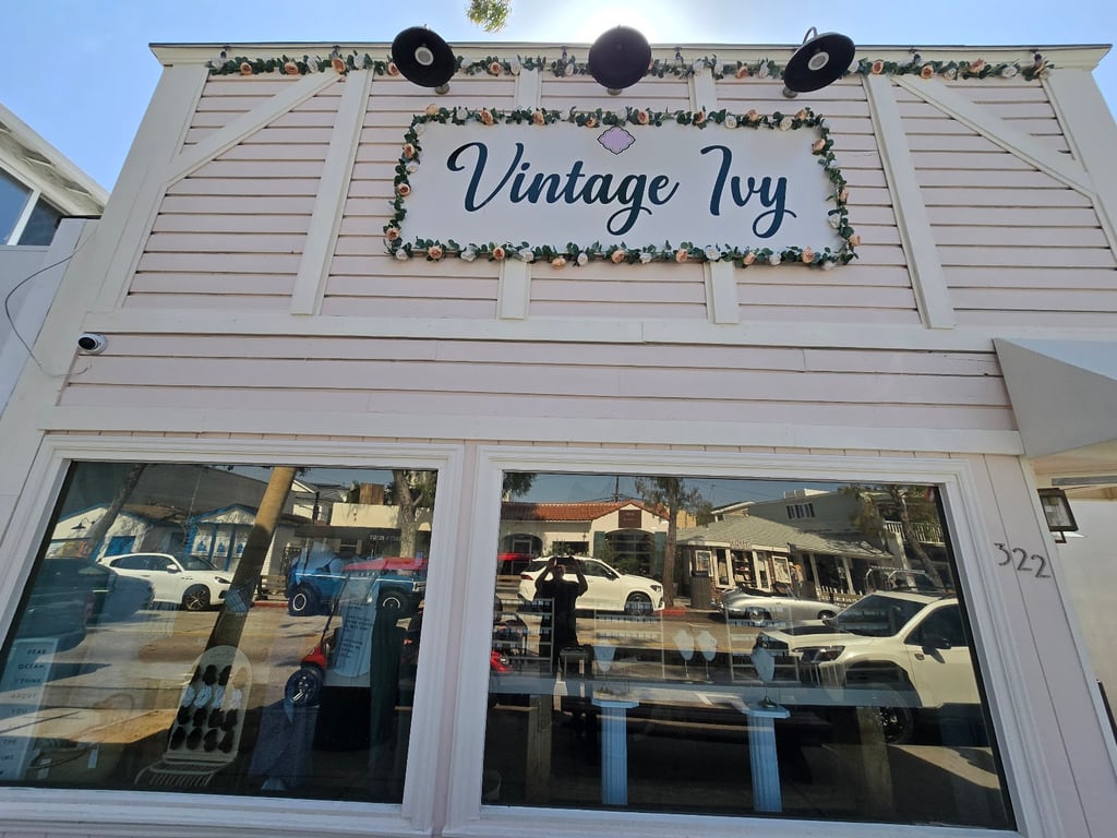 Photo of Vintage Ivy – Balboa Island