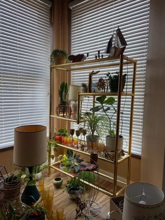 Robyn’s Vintage Emporium