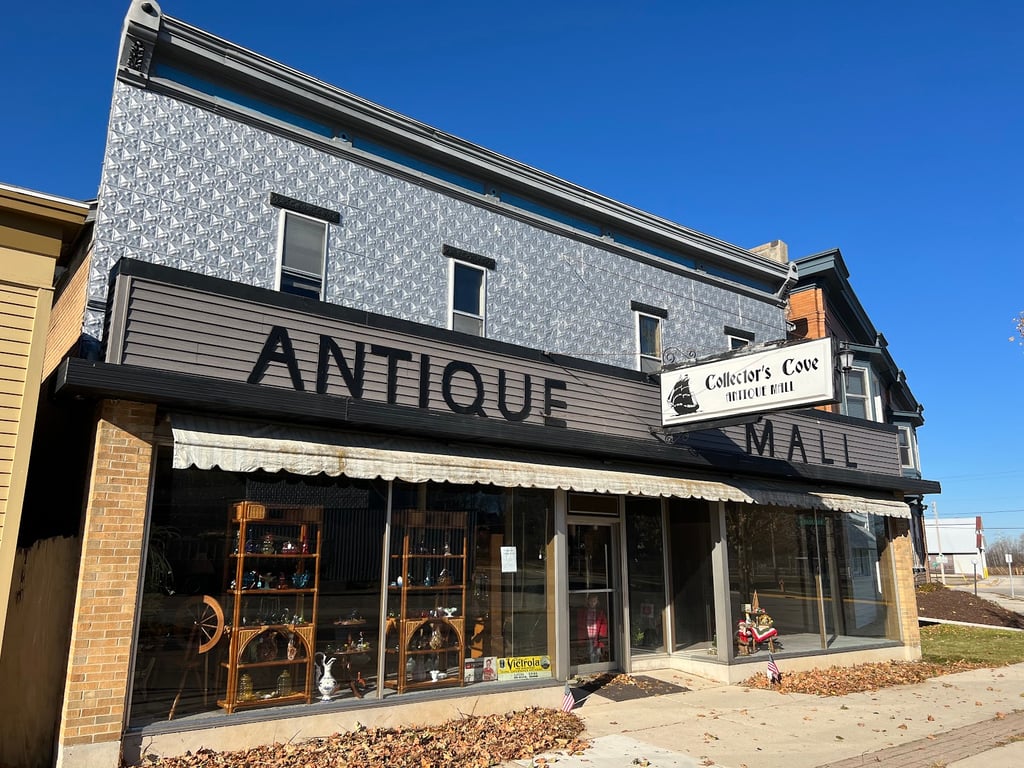 Collector’s Cove Antique Mall
