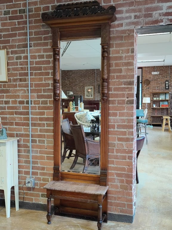 Crossroads Corner Consignment