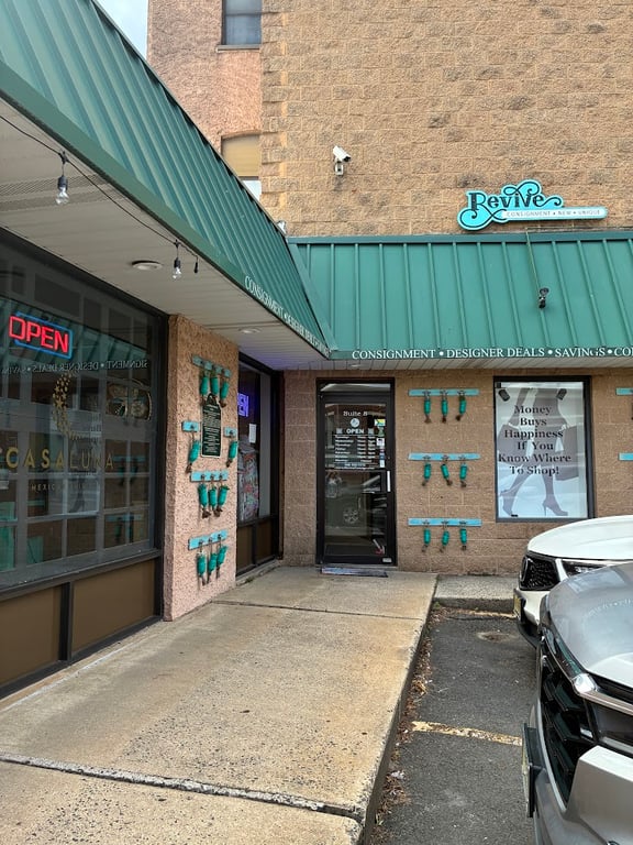 Revive Consignment / Somerville, NJ