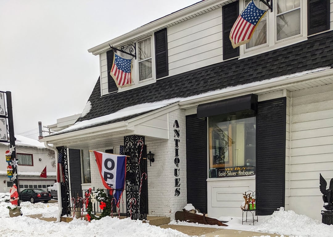 Strack’s Antiques