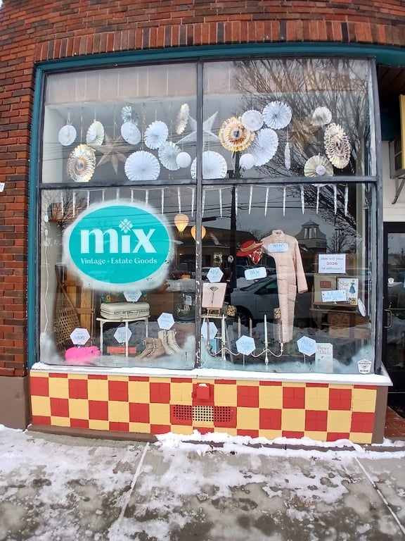 Mix Vintage + Estate Goods