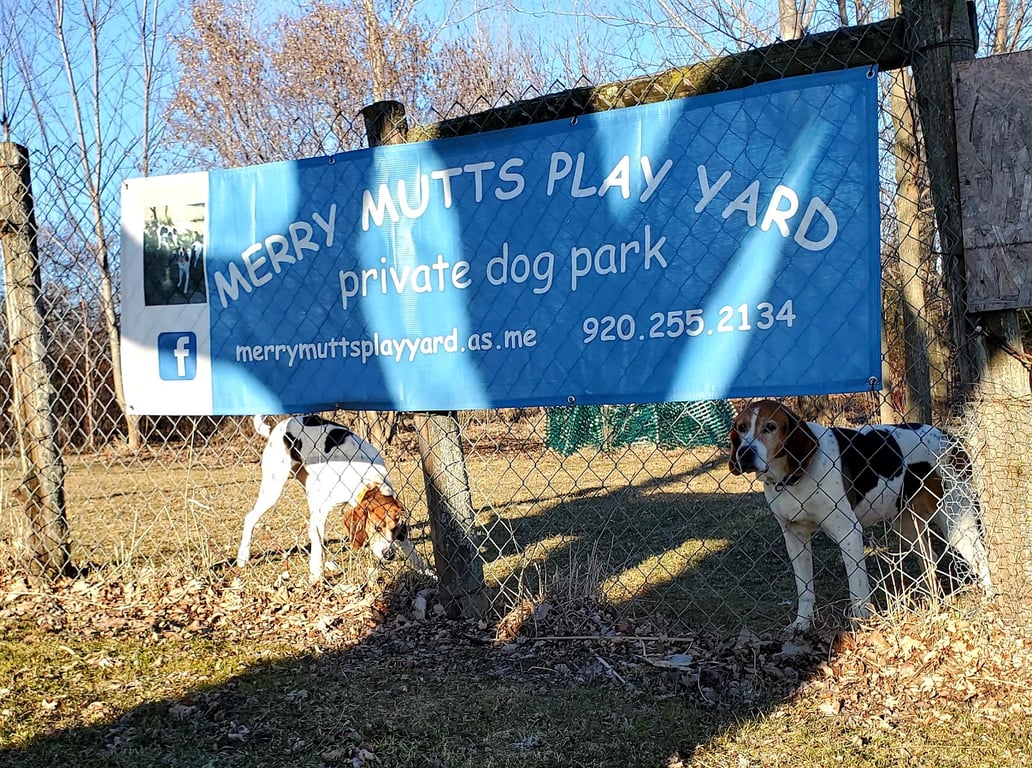 Merry Mutts Play Yard, LLC