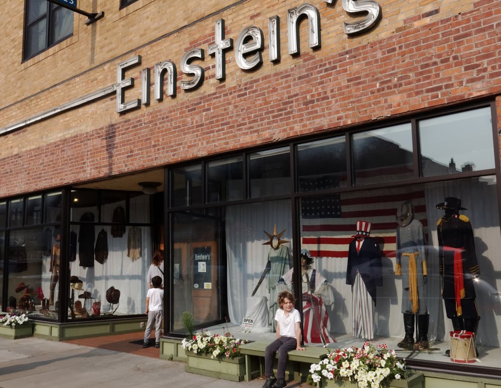 Einstein’s Vintage Clothing, Costume, and Formal Wear Sales