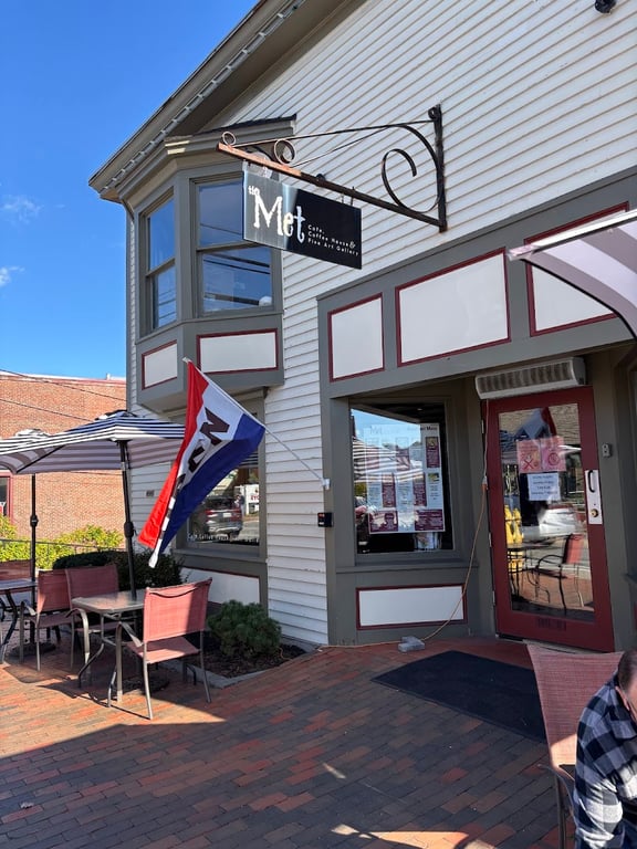 Met Coffee House & Fine Art Gallery