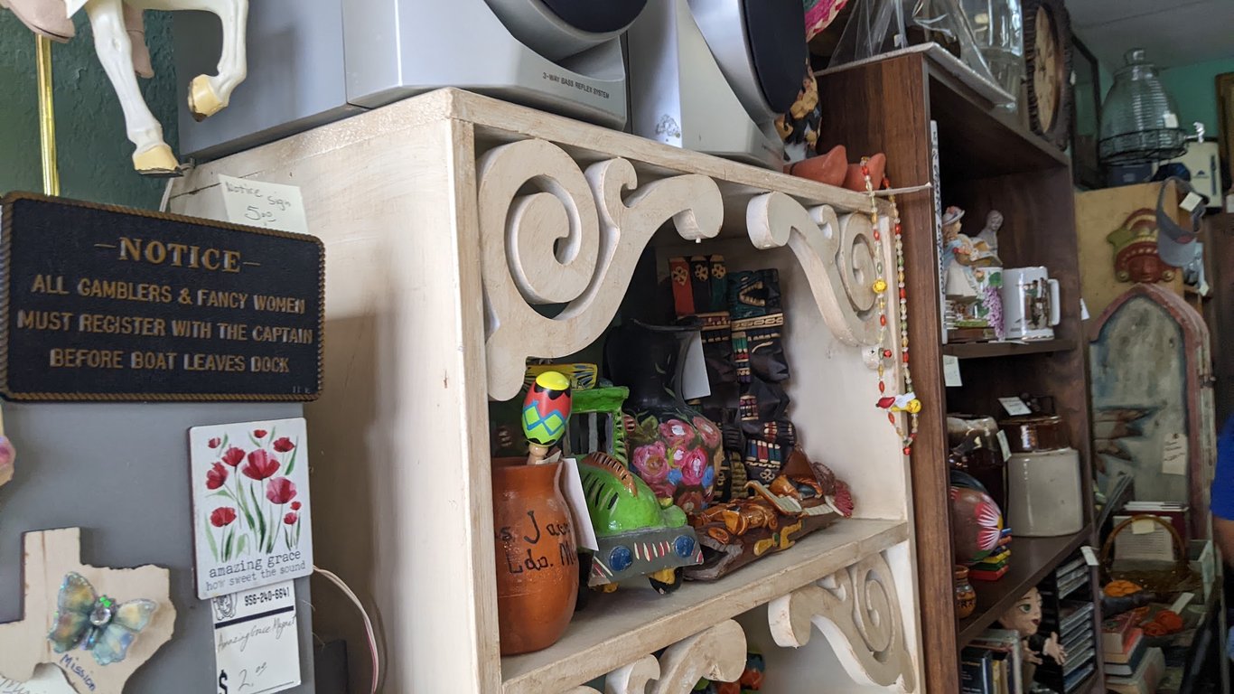 Cantu’s Antique Thrift Shop