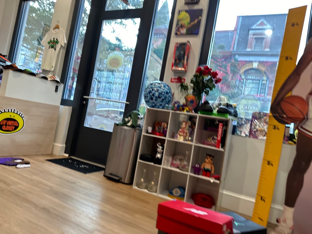 Photo of 10kthelongway Sneaker Store
