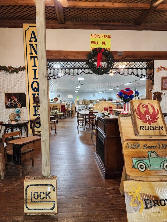 Photo of Pleasant Hill Antique Mall